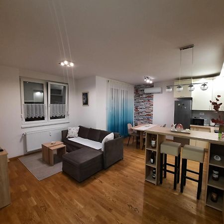 Lux Advent Apartment Subotica Luaran gambar